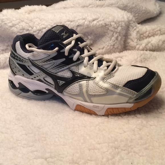mizuno non marking shoes